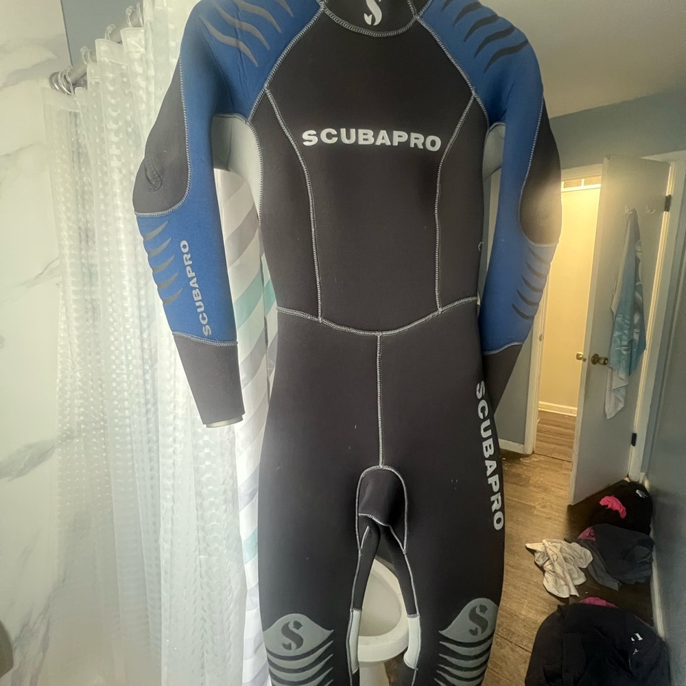 XS Scubapro Black and Blue Semi Dry Wetsuit
